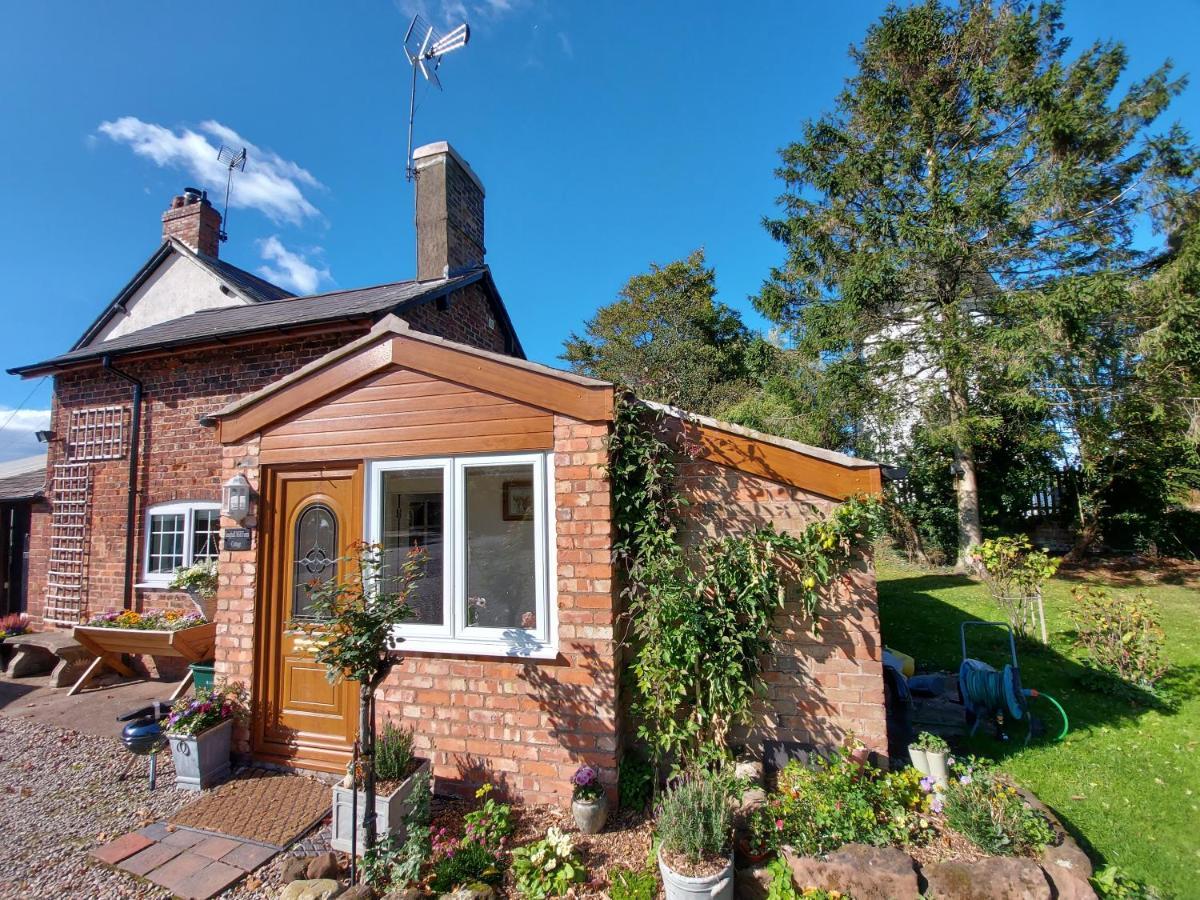 Saughall Mill Farm Cottage Chester Exterior photo