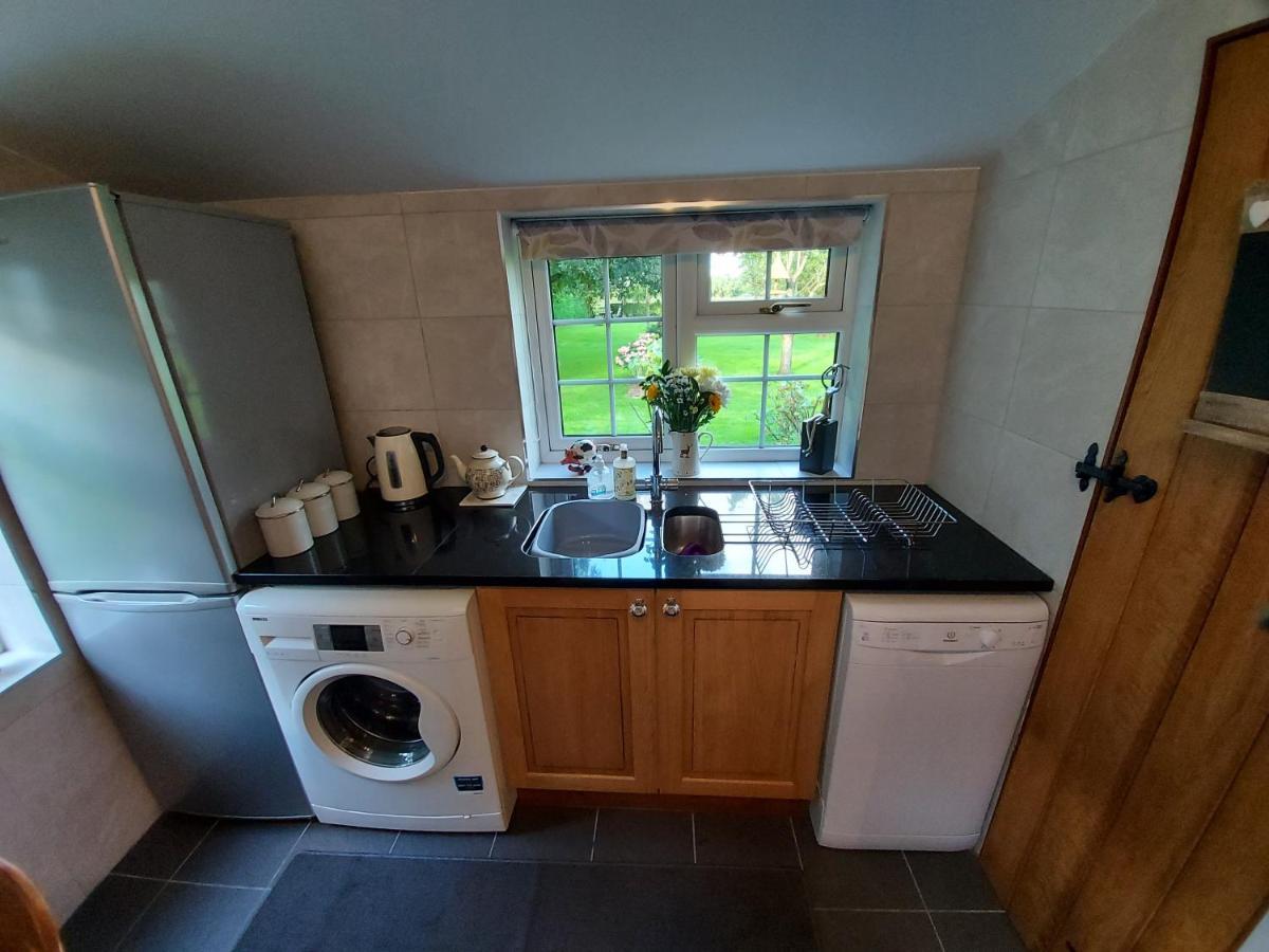 Saughall Mill Farm Cottage Chester Exterior photo